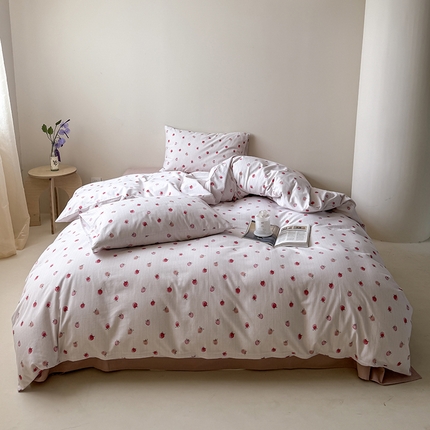 91家纺网 家纺一手货源 找家纺 窝米 2024新款全棉磨毛简约卡通系列四件套 幸运草莓