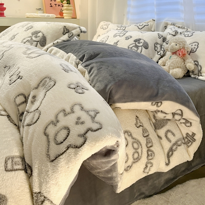 91家纺网 家纺一手货源 找家纺 韩巢家纺 2024新款加厚雪花绒印花四件套-风格一（提供卖家秀） 灰色轨迹