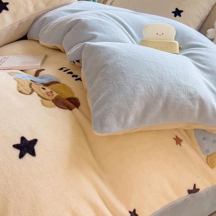 91家纺网 家纺一手货源 找家纺 （总）爱思凯家纺 2025新款190克清心系列-牛奶绒清新被套