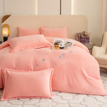 91家纺网 家纺一手货源 找家纺 （总）昊翔家纺 2024新款高克重牛奶绒刺绣四件套