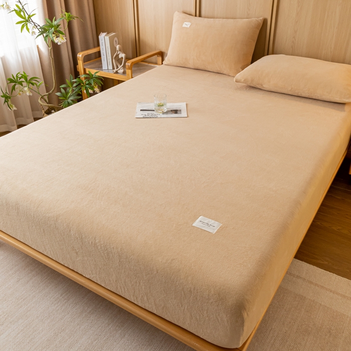 91家纺网 家纺一手货源 找家纺 梵克保罗 2024新款纯色简约牛奶绒床笠 奶茶