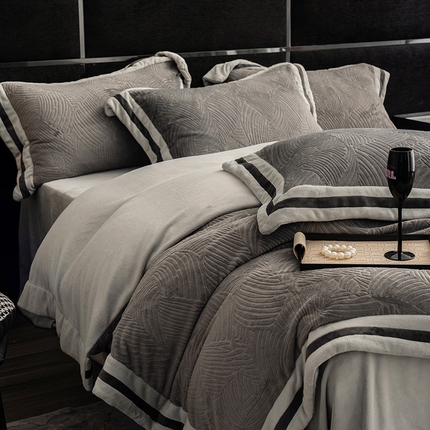 91家纺网 家纺一手货源 找家纺 （总）瑞雪家居 2025新款雕花牛奶绒四件套-苏玛系列