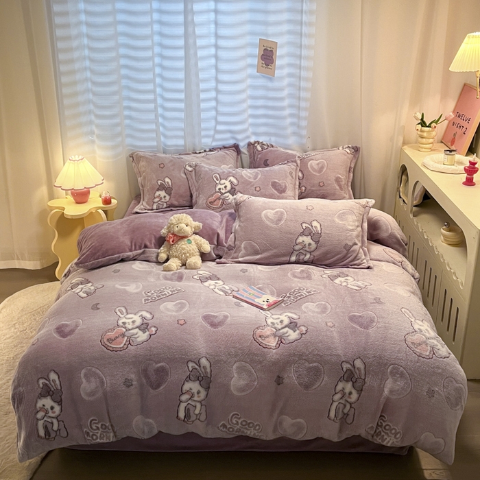 91家纺网 家纺一手货源 找家纺 韩巢家纺 2024新款加厚雪花绒印花单件被套-风格一（提供卖家秀 ） 爱心兔(紫)