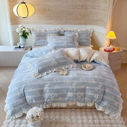 91家纺网 家纺一手货源 找家纺 （总）凯儿2024新款A类加厚公主风荷叶边色烂雕花牛奶绒四件套