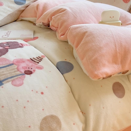 91家纺网 家纺一手货源 找家纺 （总）爱思凯家纺 2025新款190克清心系列-牛奶绒清新被套