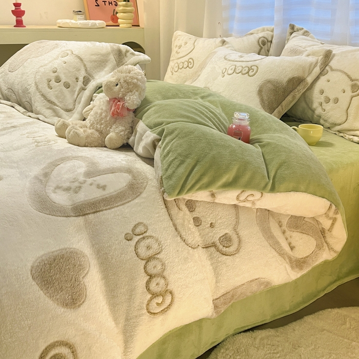 91家纺网 家纺一手货源 找家纺 韩巢家纺 2024新款加厚雪花绒印花单件被套-风格一（提供卖家秀 ） 爱心熊(绿)
