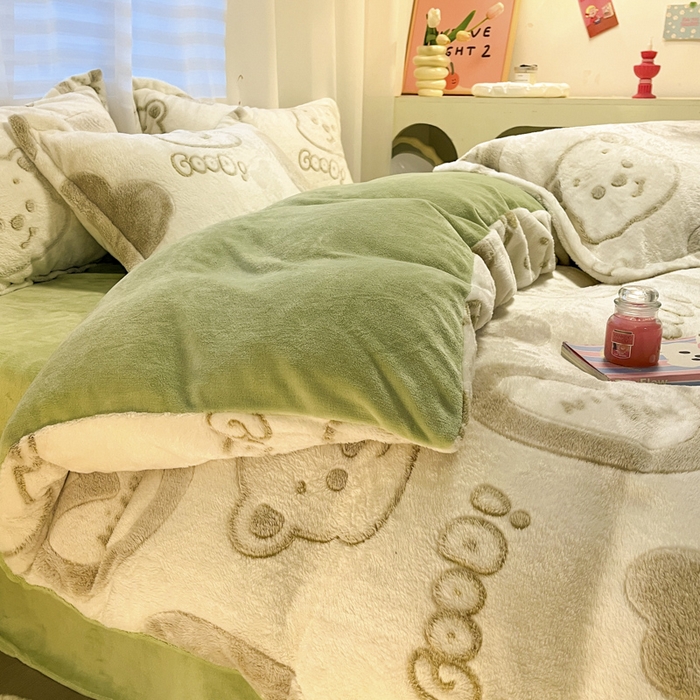 91家纺网 家纺一手货源 找家纺 韩巢家纺 2024新款加厚雪花绒印花单件被套-风格一（提供卖家秀 ） 爱心熊(绿)