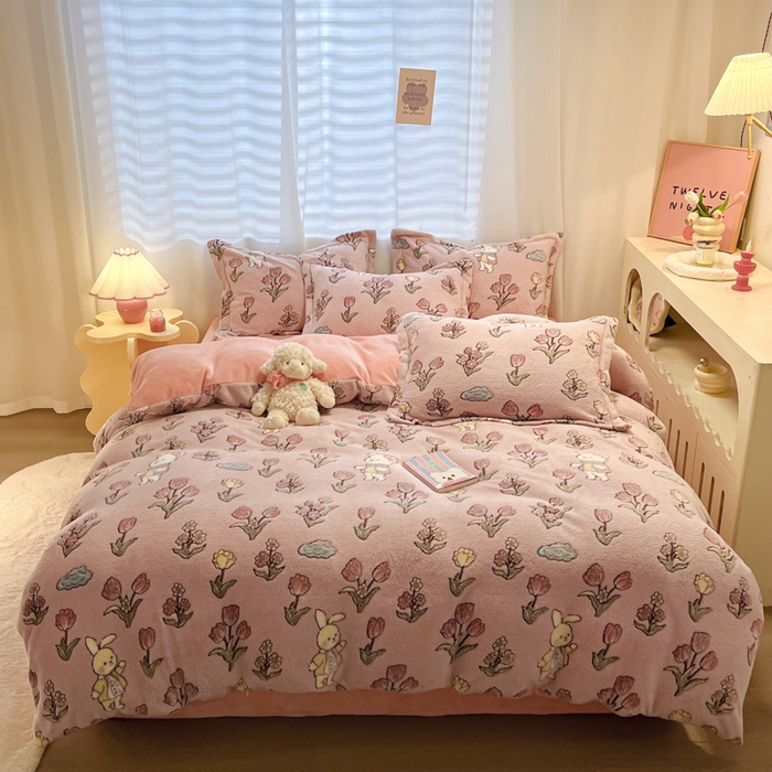 91家纺网 家纺一手货源 找家纺 韩巢家纺 2024新款加厚雪花绒印花单件被套-风格一（提供卖家秀 ） 花园熊(粉)