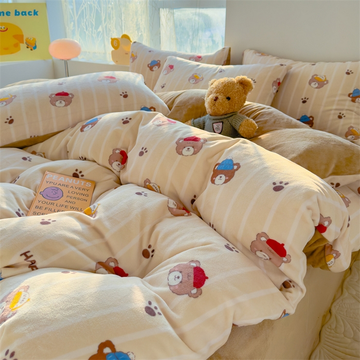 91家纺网 家纺一手货源 找家纺 灰鲸 2025新款牛奶绒小清新印花四件套 快乐小熊