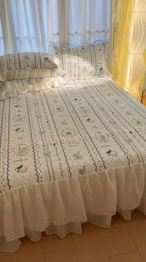 91家纺网 家纺一手货源 找家纺 易辰美 2025新款亲肤舒适印花夹棉公主风床裙 索菲亚