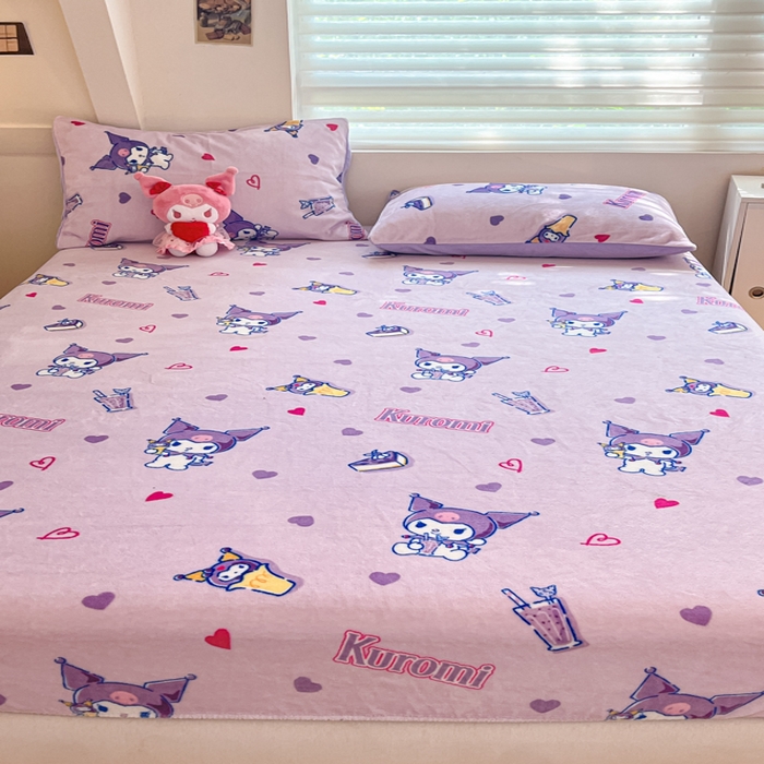 91家纺网 家纺一手货源 找家纺 2024新款厚实保暖牛奶绒三丽鸥单品床笠床单 绒-X紫心库洛米