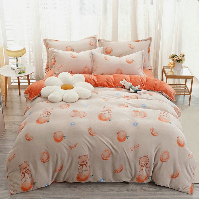 91家纺网 家纺一手货源 找家纺 2024新款加厚保暖小清新小版牛奶绒四件套 橙子熊