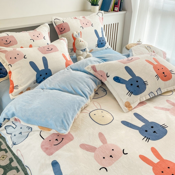 91家纺网 家纺一手货源 找家纺 2024新款加厚保暖小清新小版牛奶绒四件套 安逸兔