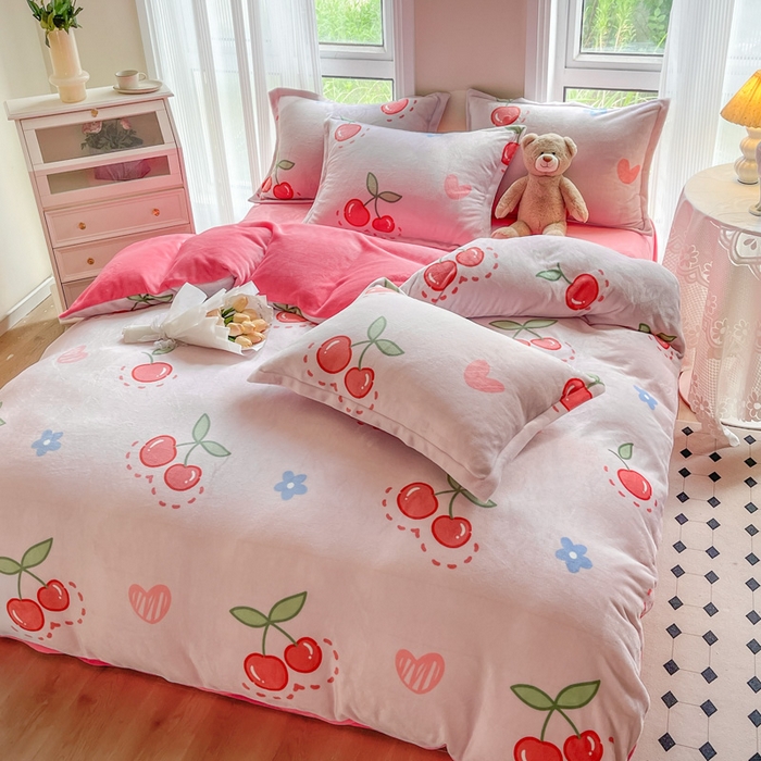 91家纺网 家纺一手货源 找家纺 2024新款加厚保暖小清新小版牛奶绒四件套 大樱桃