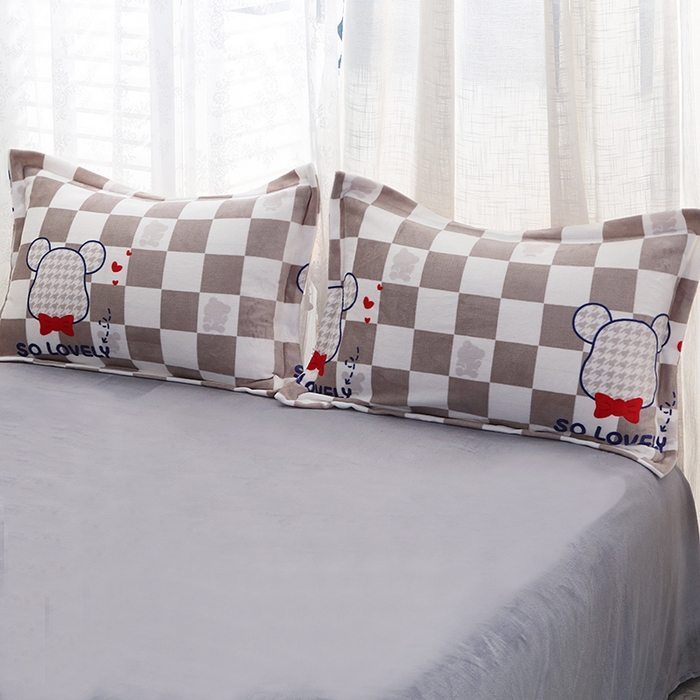 91家纺网 家纺一手货源 找家纺 2024新款加厚保暖小清新小版牛奶绒四件套 酷酷熊灰