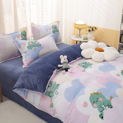 91家纺网 家纺一手货源 找家纺 2024新款加厚保暖小清新小版牛奶绒四件套 顽皮恐龙