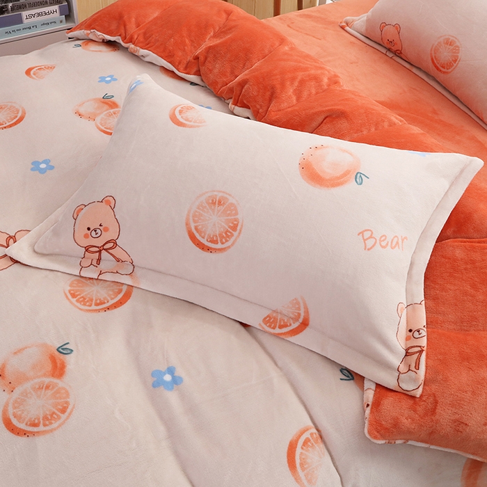 91家纺网 家纺一手货源 找家纺 2024新款加厚保暖小清新小版牛奶绒四件套 橙子熊