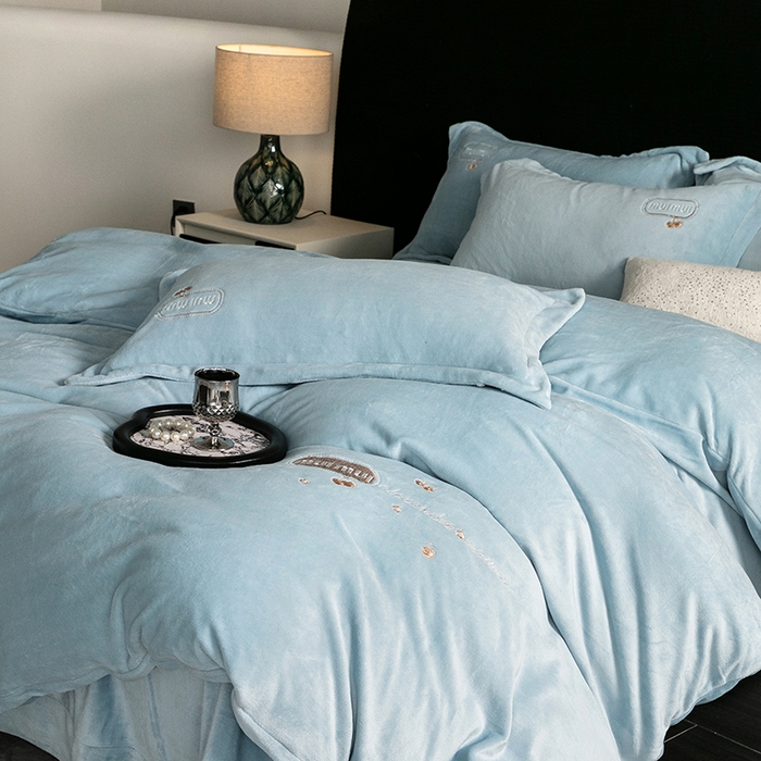 91家纺网 家纺一手货源 找家纺 保罗圣迪奥 2024新款9斤牛奶绒230克四件套-彩虹漾 彩虹漾-晴空蓝