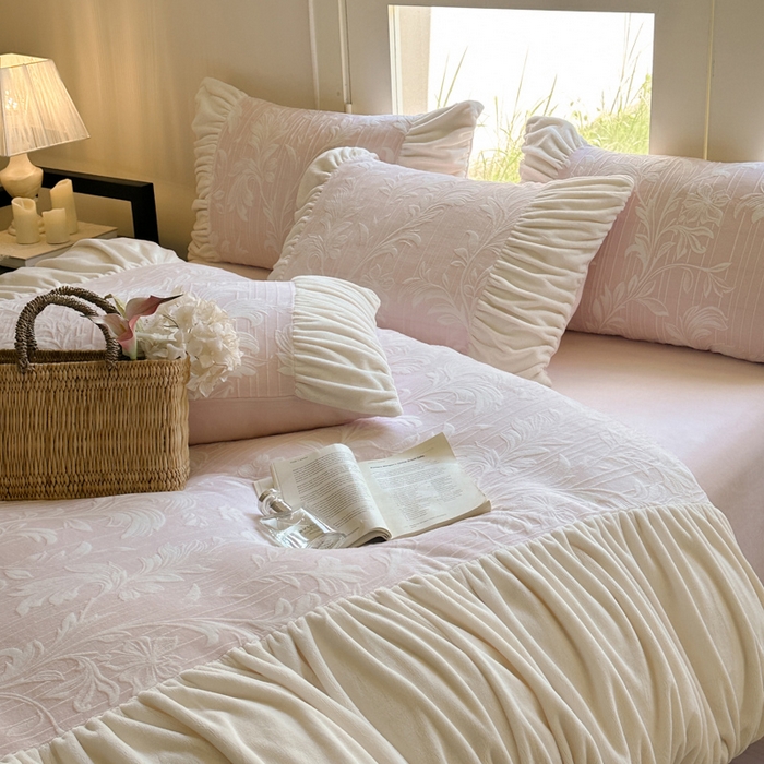 91家纺网 家纺一手货源 找家纺 慕澄家纺 2024新款法式轻奢款琢色烂花牛奶绒四件套 奶昔