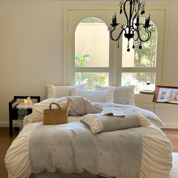 91家纺网 家纺一手货源 找家纺 慕澄家纺 2024新款法式轻奢款琢色烂花牛奶绒四件套 四叶草