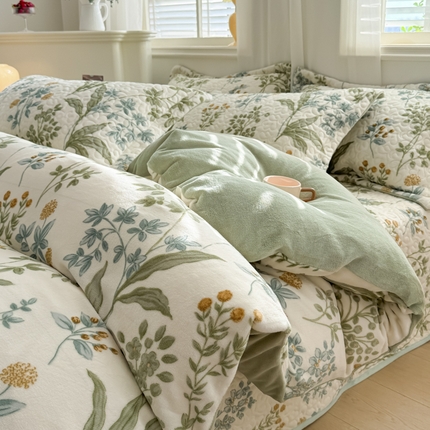 91家纺网 家纺一手货源 找家纺 （总）迪梦姿家纺 2025新款牛奶绒印花床盖四件套