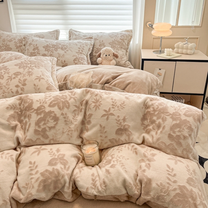 91家纺网 家纺一手货源 找家纺 慕尚 2025新款高克重保暖双色雕花绒被套单件 慕斯