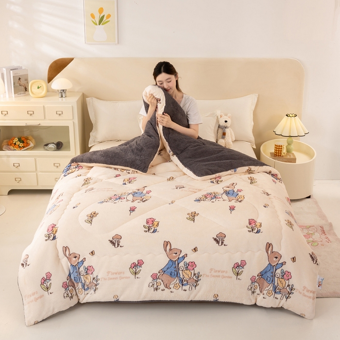 91家纺网 家纺一手货源 找家纺 好梦来家纺（原锦茂家纺） 2025新款印花款A类雪花绒冬被羊羔绒冬被被芯冬季牛奶绒冬被 花园兔