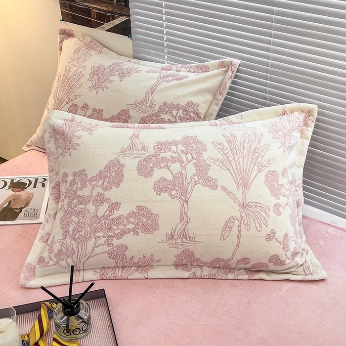 91家纺网 家纺一手货源 找家纺 慕尚 2025新款高克重保暖双色雕花绒枕套单件 花梦-粉