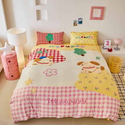 91家纺网 家纺一手货源 找家纺 花伞家居 2024新款大阪卡通数码印花磨毛水洗棉加厚四件套   树下小狗