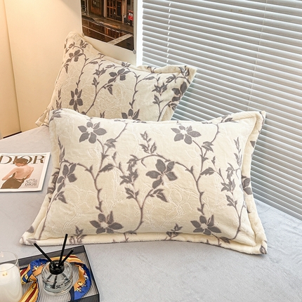 慕尚 2025新款高克重保暖双色雕花绒枕套单件 藤蔓-米灰