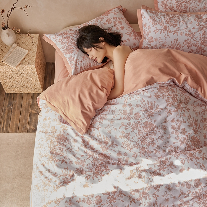 91家纺网 家纺一手货源 找家纺 千朵森 2024新款高定新疆长绒棉全棉印花拼角磨毛四件套 风格一 芳华