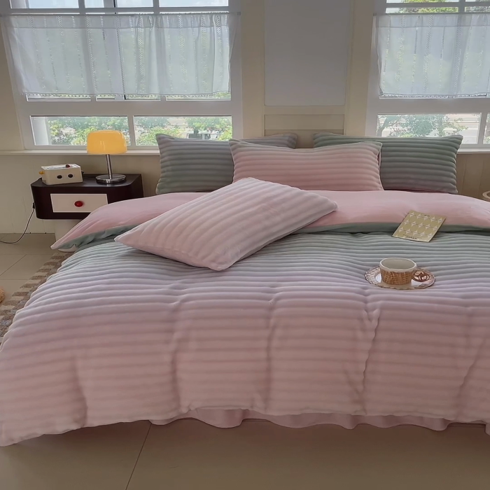 91家纺网 家纺一手货源 找家纺 言熙居2024新款-A面泡芙绒B面全消光8到9斤牛奶绒三四件套 泡芙-粉绿