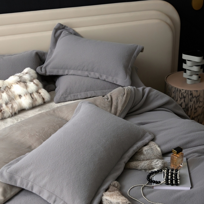 91家纺网 家纺一手货源 找家纺 金奇达家纺 2025秋冬保暖加厚绒类四件套多莉羊绒-德尔菲 宝石灰