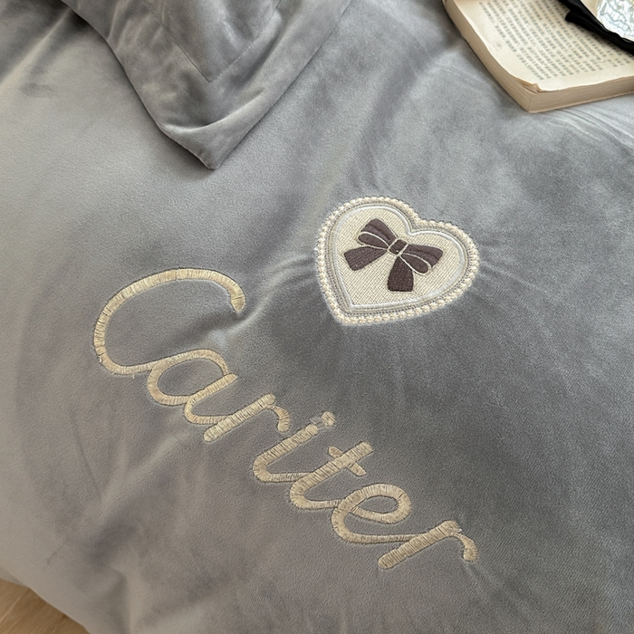 91家纺网 家纺一手货源 找家纺 尚美 2024新款床盖款工艺设计四件套-依连娜 高级灰