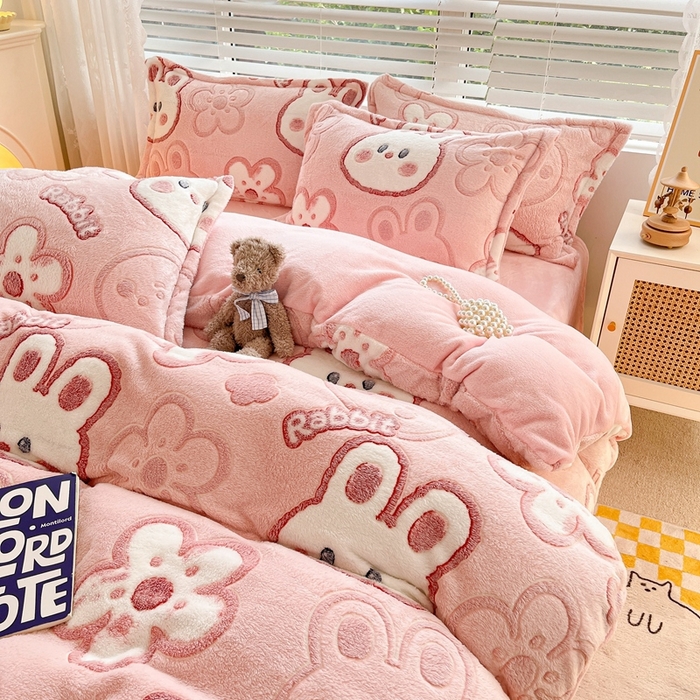 91家纺网 家纺一手货源 找家纺 慕尚 2025新款高克重印花雪花绒被套单件 花花小兔