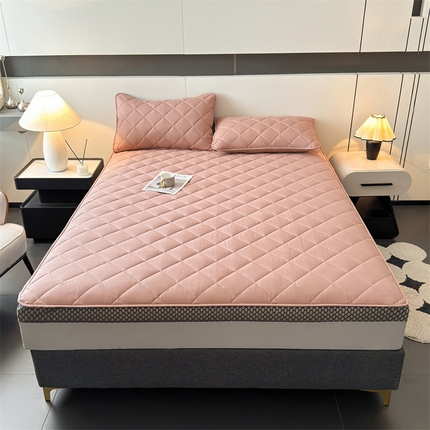 91家纺网 家纺一手货源 找家纺 优眠坊 2025新款全棉羊绒蛋白夹棉绗缝透气网围床笠-格调 格调-豆沙粉