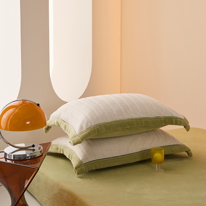 91家纺网 家纺一手货源 找家纺 LADYCOCO可可家居 2024新款牛奶3D绒立体雕花剪花单品系列-单枕套 米白+果绿