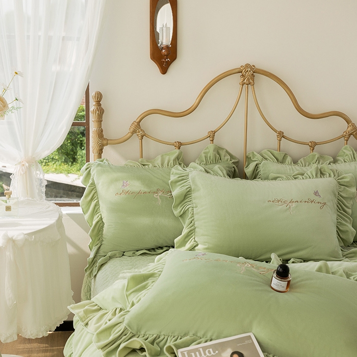 91家纺网 家纺一手货源 找家纺 恋尚羽家纺 2025韩版刺绣婴儿绒床盖款四件套 豆绿