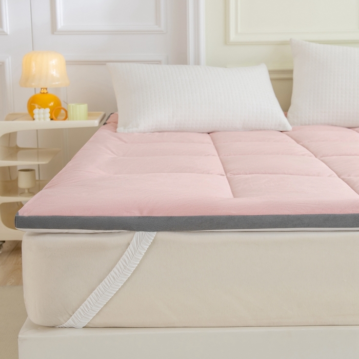 91家纺网 家纺一手货源 找家纺 LADYCOCO可可家居 2024新款亲肤舒适德绒床垫床褥-超暖系列 粉色