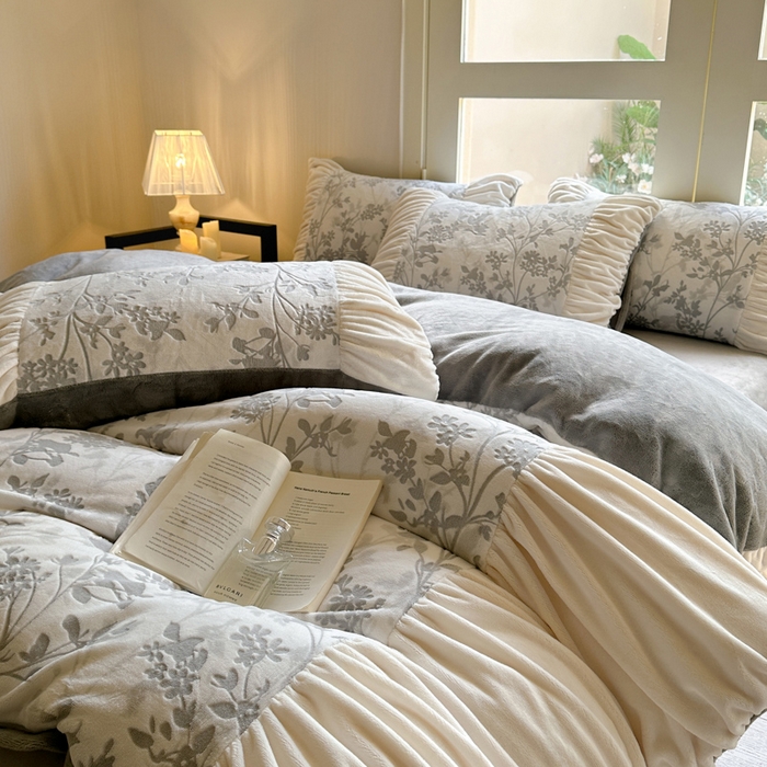 91家纺网 家纺一手货源 找家纺 慕澄家纺 2024新款法式轻奢款琢色烂花牛奶绒四件套 水墨