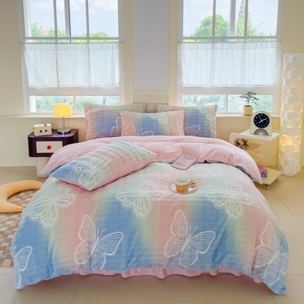 91家纺网 家纺一手货源 找家纺 言熙居2024新款-A面泡芙绒B面全消光8到9斤牛奶绒三四件套 蝴蝶-粉蓝