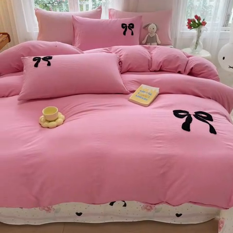 91家纺网 家纺一手货源 找家纺 艾米家居 2025新款水洗磨毛毛巾绣印花四件套 蝴蝶结