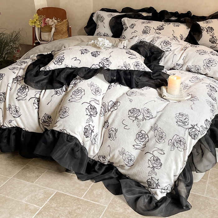 91家纺网 家纺一手货源 找家纺 慕澄家纺 2024新款高克重花边牛奶绒印花四件套 冬语