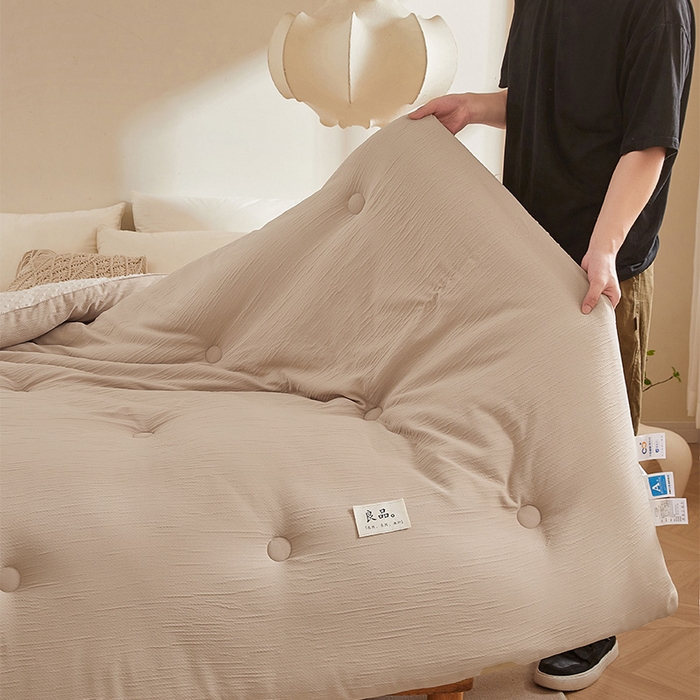 91家纺网 家纺一手货源 找家纺 2024新款A类双层皱皱纱豆豆被子被芯 皱皱纱-焦糖咖