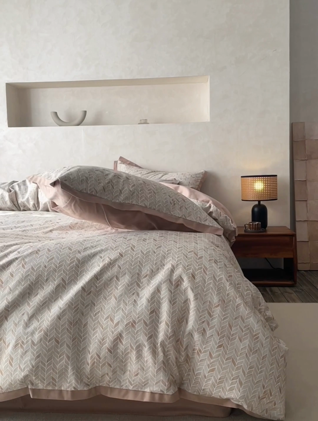 91家纺网 家纺一手货源 找家纺 千朵森 2024新款高定新疆长绒棉全棉印花拼角磨毛四件套 风格一 似锦