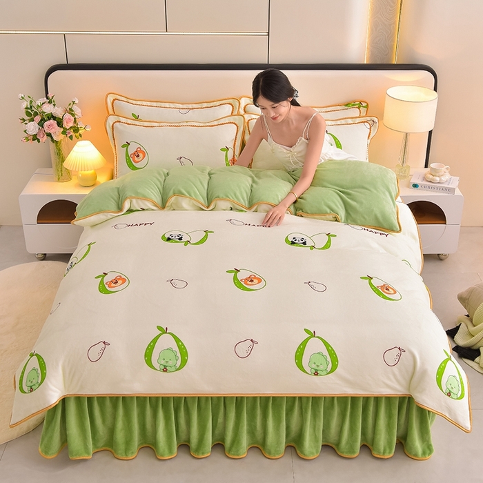 91家纺网 家纺一手货源 找家纺 雅芝蓝 2025新款8-9斤高克重印花牛奶绒四件套保暖绒套件直播爆款 牛油果