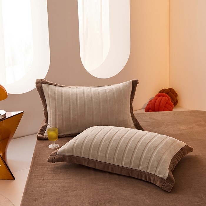 91家纺网 家纺一手货源 找家纺 LADYCOCO可可家居 2024新款牛奶3D绒立体雕花剪花单品系列-单枕套 卡其色+深咖