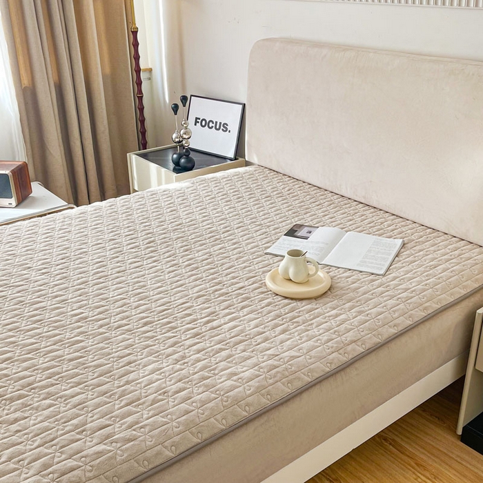 91家纺网 家纺一手货源 找家纺 LADYCOCO可可家居 2024新款超柔牛奶绒夹棉保暖床笠 卡其色