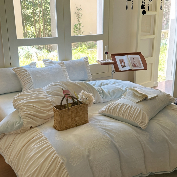 91家纺网 家纺一手货源 找家纺 慕澄家纺 2024新款法式轻奢款琢色烂花牛奶绒四件套 纷飞