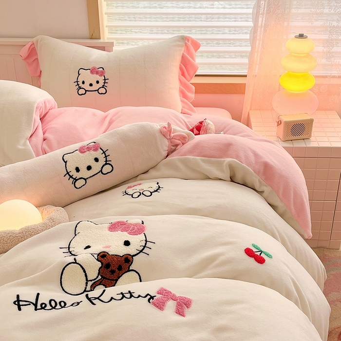 91家纺网 家纺一手货源 找家纺 绒世界 2024秋冬新款卡通毛巾绣牛奶绒四件套 kt猫白